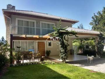 Casa à venda em Mosela, Petrópolis - RJ