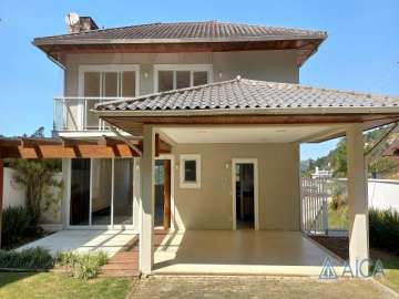 Casa à venda em Mosela, Petrópolis - RJ