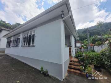 Casa à venda em Bingen, Petrópolis - RJ