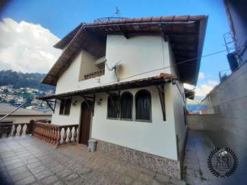 Casa à venda em Cascatinha, Petrópolis - RJ