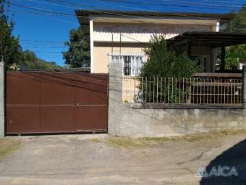 Casa à venda em Carangola, Petrópolis - RJ