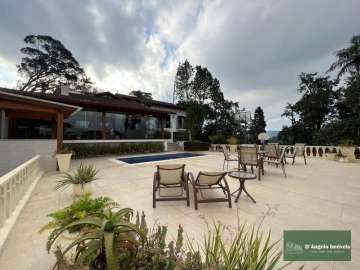 Casa à venda em Valparaíso, Petrópolis - RJ