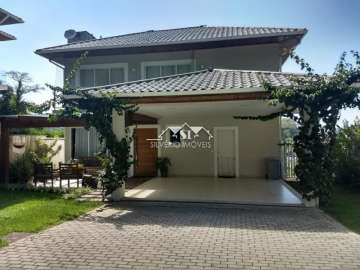 Casa à venda em Mosela, Petrópolis - RJ