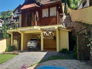 Casa à venda em Mosela, Petrópolis - RJ
