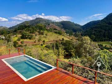 Casa à venda em Itaipava, Petrópolis - RJ