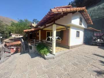 Casa à venda em Itaipava, Petrópolis - RJ