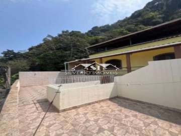 Casa à venda em Chácara Flora, Petrópolis - RJ