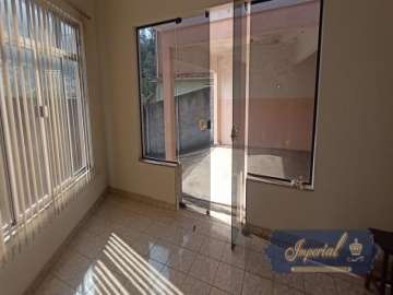 Casa à venda em Itamarati, Petrópolis - RJ