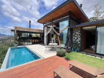 Casa à venda em Itaipava, Petrópolis - RJ