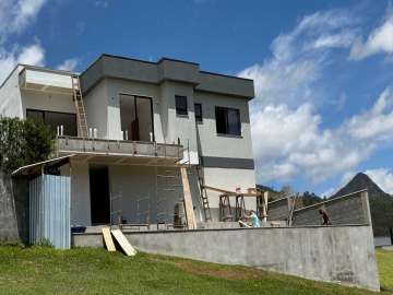 Casa à venda em Cascatinha, Nova Friburgo - RJ