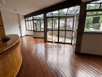 Cobertura à venda em Centro, Nova Friburgo - RJ