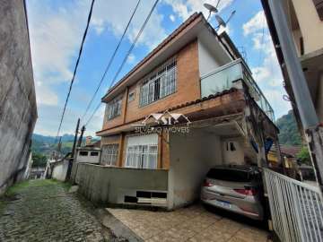 Casa à venda em Valparaíso, Petrópolis - RJ