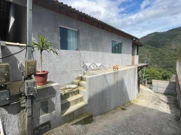 Casa à venda em Quarteirão Brasileiro, Petrópolis - RJ