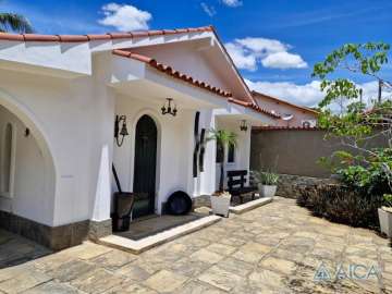 Casa à venda em Vila Salutaris, Paraíba do Sul - RJ