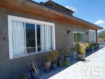 Cobertura à venda em Valparaíso, Petrópolis - RJ