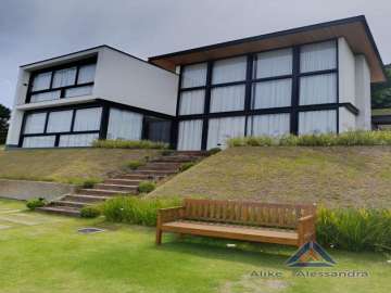 Casa à venda em Araras, Petrópolis - RJ