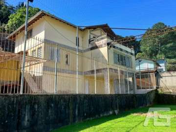Casa à venda em Valparaíso, Petrópolis - RJ