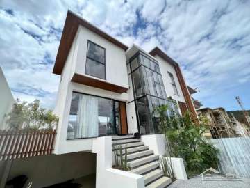Casa à venda em Valparaíso, Petrópolis - RJ