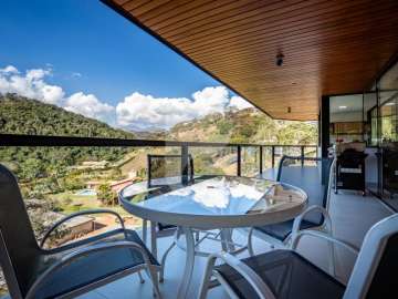 Casa à venda em Itaipava, Petrópolis - RJ