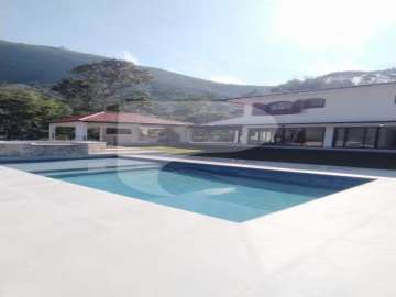 Casa à venda em Araras, Petrópolis - RJ