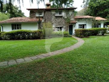 Casa à venda em Itaipava, Petrópolis - RJ