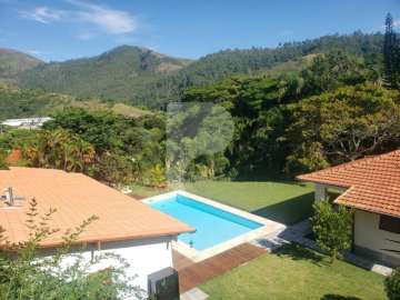 Casa à venda em Itaipava, Petrópolis - RJ