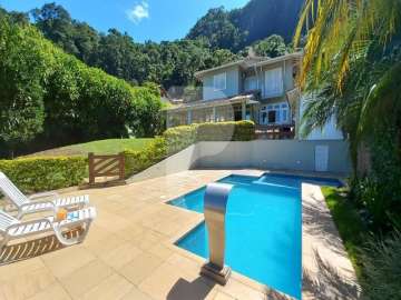 Casa à venda em Itaipava, Petrópolis - RJ