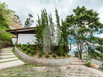 Casa à venda em Itaipava, Petrópolis - RJ