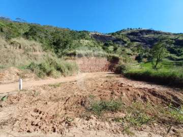 Terreno Comercial à venda em Centro, Areal - RJ