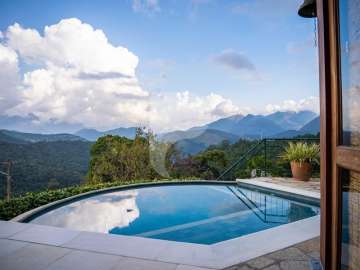 Casa à venda em Araras, Petrópolis - RJ