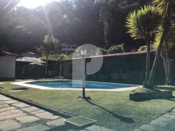 Casa à venda em Itaipava, Petrópolis - RJ