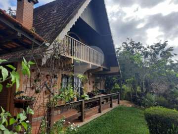 Casa à venda em Itaipava, Petrópolis - RJ