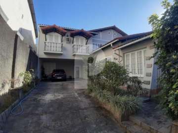 Casa à venda em Valparaíso, Petrópolis - RJ