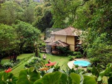 Casa à venda em Itaipava, Petrópolis - RJ