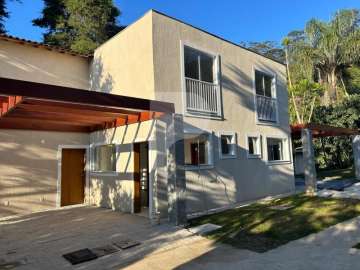 Casa para alugar em Carangola, Petrópolis - RJ