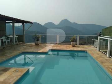 Casa à venda em Itaipava, Petrópolis - RJ