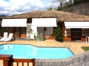 Casa à venda em Itaipava, Petrópolis - RJ