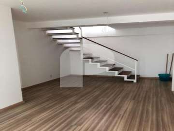 Cobertura à venda em Nogueira, Petrópolis - RJ