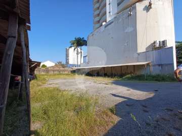 Terreno Comercial à venda em Centro, Três Rios - RJ
