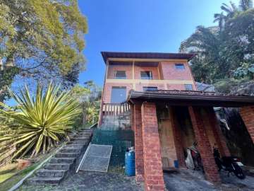 Casa à venda em Mosela, Petrópolis - RJ
