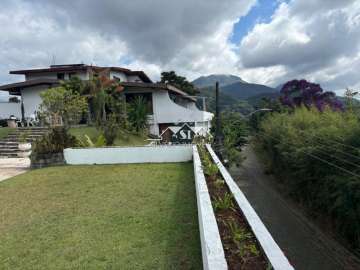 Casa à venda em Valparaíso, Petrópolis - RJ