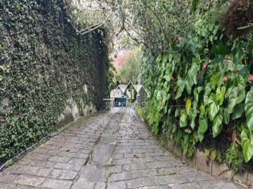 Casa à venda em Valparaíso, Petrópolis - RJ