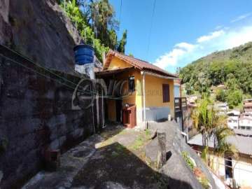 Casa à venda em Mosela, Petrópolis - RJ