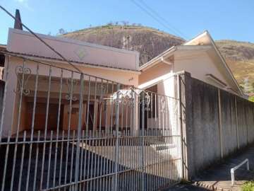 Casa à venda em Itamarati, Petrópolis - RJ