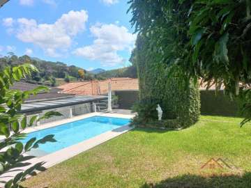 Casa à venda em Itaipava, Petrópolis - RJ