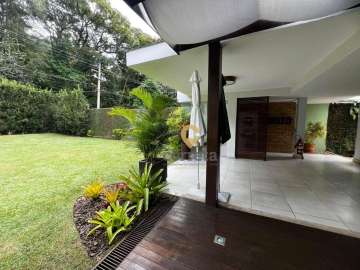 Casa à venda em Parque São Clemente, Nova Friburgo - RJ