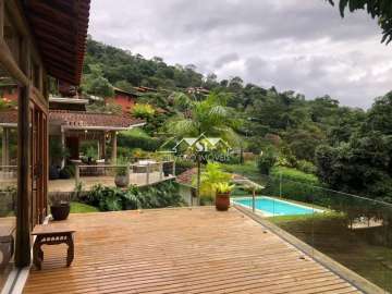 Casa à venda em Itaipava, Petrópolis - RJ