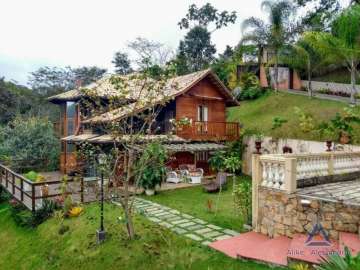 Casa à venda em Itaipava, Petrópolis - RJ