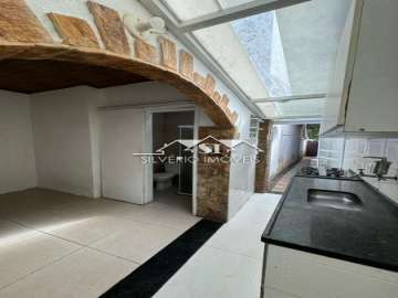 Casa à venda em Nogueira, Petrópolis - RJ