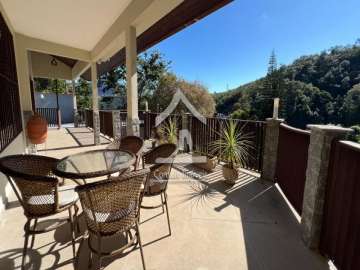 Casa à venda em Itaipava, Petrópolis - RJ